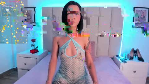 Snapshot of _aurora_collins_ chatting on May 12, 11:57 pm _aurora_collins_ online show from May 12, 11:57 pm