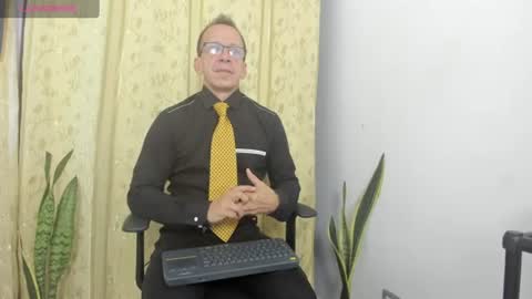 Snapshot of _axelking1_ chatting on June 16, 11:35 am Axel online show from June 16, 11:35 am