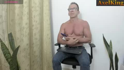Snapshot of _axelking1_ chatting on July 14, 1:52 am Axel online show from July 14, 1:52 am