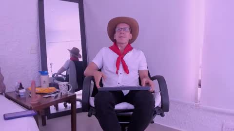 _axelking_ online show from February 11, 11:37 am