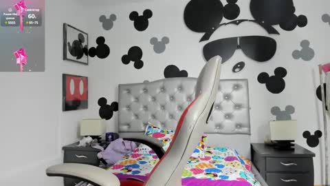 Amy  online show from February 6, 2:11 am