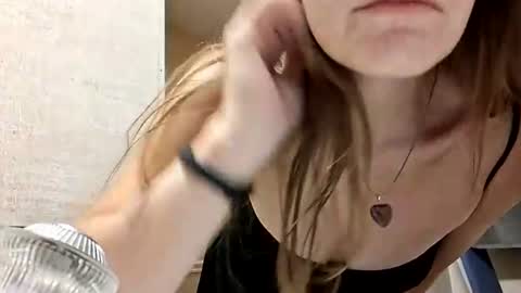 Snapshot of _beta_bater_ chatting on July 24, 5:27 am _beta_bater_ online show from July 24, 5:27 am