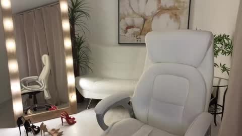 Snapshot of _beylly chatting on February 12, 4:33 am Beylly online show from February 12, 4:33 am