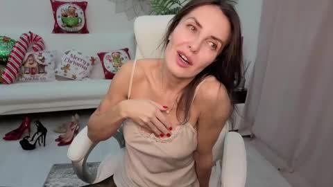 Snapshot of _beylly chatting on December 3, 4:27 pm Beylly online show from December 3, 4:27 pm