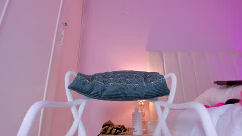 Snapshot of _bianca_18 chatting on February 1, 2:34 pm Hi guys i am Bianca online show from February 1, 2:34 pm