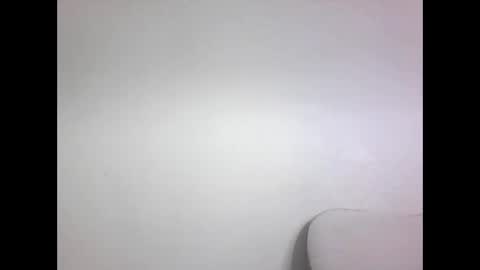 Snapshot of _biscotti_ chatting on December 15, 6:34 pm _biscotti_ online show from December 15, 6:34 pm