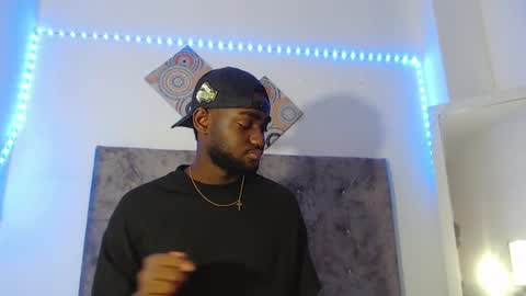 Snapshot of _black_stallion chatting on May 17, 9:22 pm Andrew online show from May 17, 9:22 pm