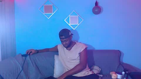Snapshot of _black_stallion chatting on June 25, 3:17 am Andrew online show from June 25, 3:17 am