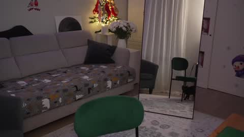 Snapshot of _blackbee_ chatting on December 20, 9:17 pm Lili online show from December 20, 9:17 pm