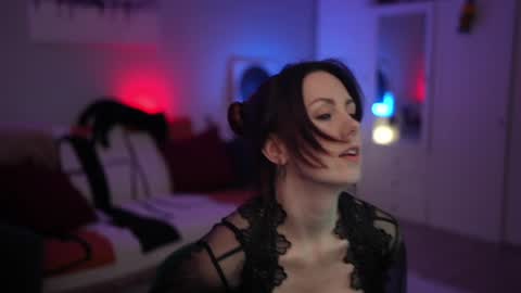 Lili online show from February 9, 5:44 am