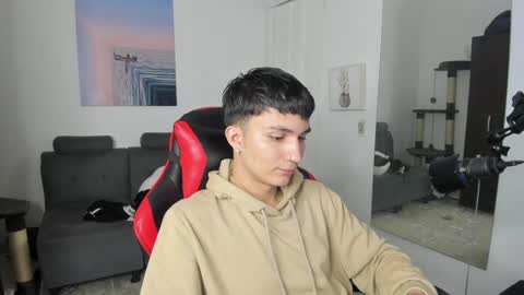 Snapshot of _blakee chatting on December 21, 5:36 am B L A K E online show from December 21, 5:36 am