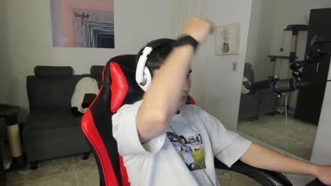 Snapshot of _blakee chatting on December 25, 3:18 am B L A K E online show from December 25, 3:18 am