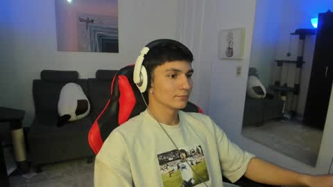 Snapshot of _blakee chatting on January 6, 6:47 am B L A K E online show from January 6, 6:47 am