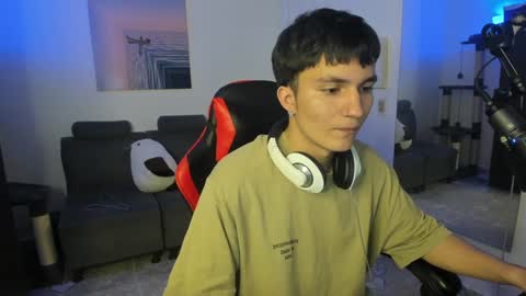 Snapshot of _blakee chatting on January 8, 2:14 am B L A K E online show from January 8, 2:14 am