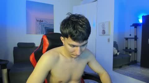 Snapshot of _blakee chatting on January 17, 2:18 am B L A K E online show from January 17, 2:18 am