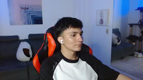 Snapshot of _blakee chatting on February 25, 7:09 am B L A K E online show from February 25, 7:09 am