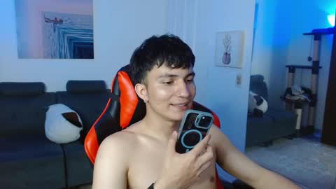 Snapshot of _blakee chatting on March 4, 1:45 am B L A K E online show from March 4, 1:45 am