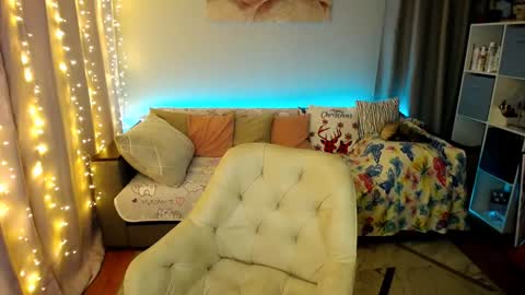 Snapshot of _blonde_barbie_ chatting on January 22, 3:40 pm Elizabeth online show from January 22, 3:40 pm