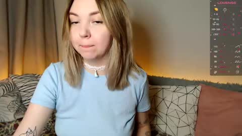 Snapshot of _blonde_barbie_ chatting on November 23, 8:08 pm Elizabeth online show from November 23, 8:08 pm