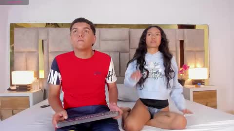 _bonnyandclyde online show from December 21, 12:56 pm