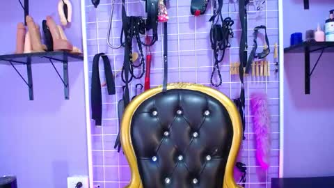 Snapshot of _candy_bdsm_ chatting on October 10, 2:10 am Bella online show from October 10, 2:10 am