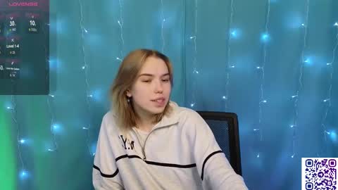 Snapshot of _capybara0_0 chatting on March 8, 7:20 pm _capybara0_0 online show from March 8, 7:20 pm