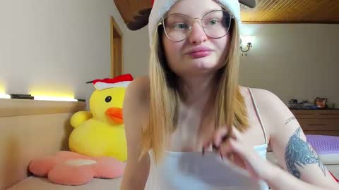 _capybara0_0 online show from December 19, 2:24 pm