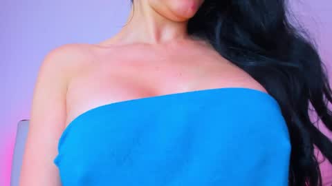 Snapshot of _caro_lyne_ chatting on June 1, 1:51 am Carolina online show from June 1, 1:51 am