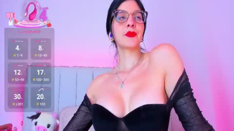 Snapshot of _caro_lyne_ chatting on June 18, 5:39 pm Carolina online show from June 18, 5:39 pm