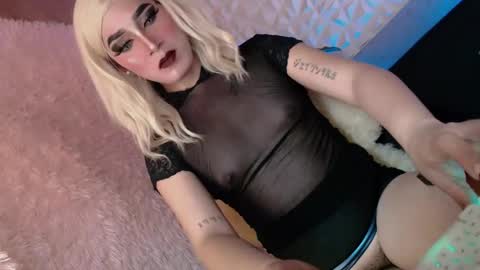 Snapshot of _caroline69 chatting on March 11, 6:00 am Caroline online show from March 11, 6:00 am