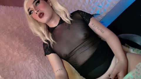 Snapshot of _caroline69 chatting on March 11, 9:13 am Caroline online show from March 11, 9:13 am