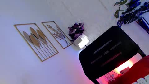 Snapshot of _caroline69 chatting on October 20, 6:03 am Caroline online show from October 20, 6:03 am