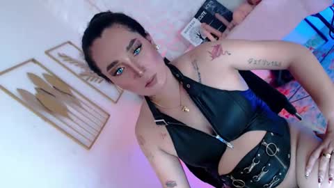 Snapshot of _caroline69 chatting on December 23, 7:39 am Caroline online show from December 23, 7:39 am