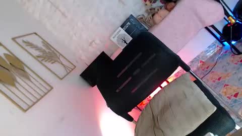 Snapshot of _caroline69 chatting on February 5, 7:13 am Caroline online show from February 5, 7:13 am