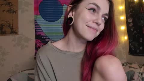 Caroline online show from March 4, 5:03 pm