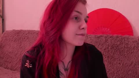 Snapshot of _caroline_coy chatting on February 5, 12:21 pm Caroline online show from February 5, 12:21 pm