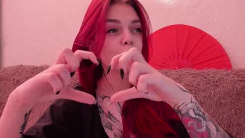 Snapshot of _caroline_coy chatting on February 21, 11:22 am Caroline online show from February 21, 11:22 am