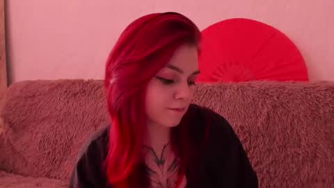 Snapshot of _caroline_coy chatting on March 11, 11:27 am Caroline online show from March 11, 11:27 am