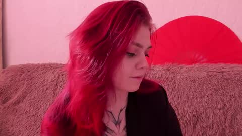 Snapshot of _caroline_coy chatting on March 13, 10:22 am Caroline online show from March 13, 10:22 am