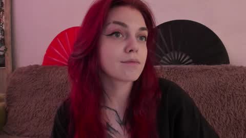Snapshot of _caroline_coy chatting on March 24, 12:21 pm Caroline online show from March 24, 12:21 pm