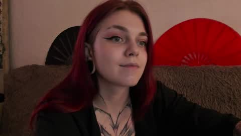 Snapshot of _caroline_coy chatting on April 3, 11:52 am Caroline online show from April 3, 11:52 am