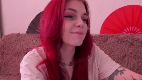 Snapshot of _caroline_coy chatting on April 8, 12:16 pm Caroline online show from April 8, 12:16 pm