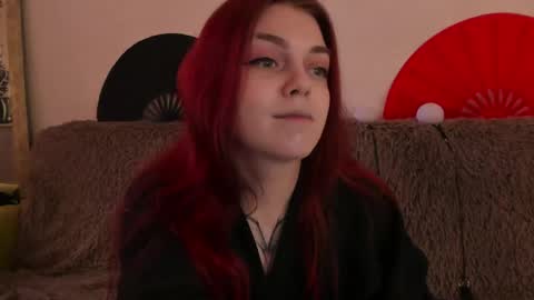 Snapshot of _caroline_coy chatting on April 25, 12:30 pm Caroline online show from April 25, 12:30 pm