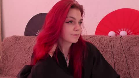 Snapshot of _caroline_coy chatting on April 27, 11:19 am Caroline online show from April 27, 11:19 am