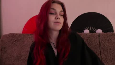 Snapshot of _caroline_coy chatting on April 28, 10:31 am Caroline online show from April 28, 10:31 am