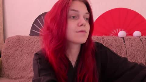 Snapshot of _caroline_coy chatting on May 1, 12:21 pm Caroline online show from May 1, 12:21 pm