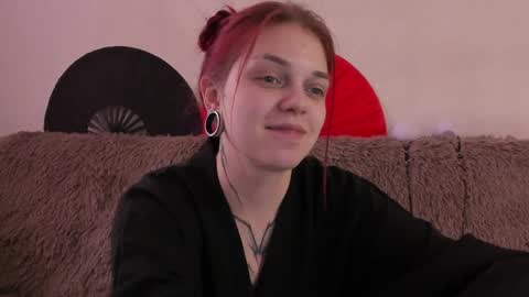 Snapshot of _caroline_coy chatting on May 3, 10:54 am Caroline online show from May 3, 10:54 am