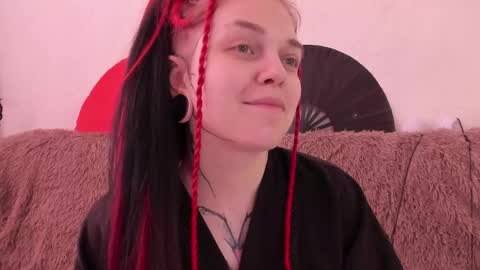 Snapshot of _caroline_coy chatting on May 24, 11:15 am Caroline online show from May 24, 11:15 am
