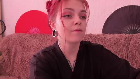 Snapshot of _caroline_coy chatting on May 25, 10:54 am Caroline online show from May 25, 10:54 am