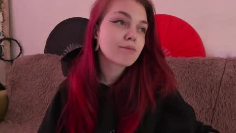 Snapshot of _caroline_coy chatting on May 29, 12:14 pm Caroline online show from May 29, 12:14 pm